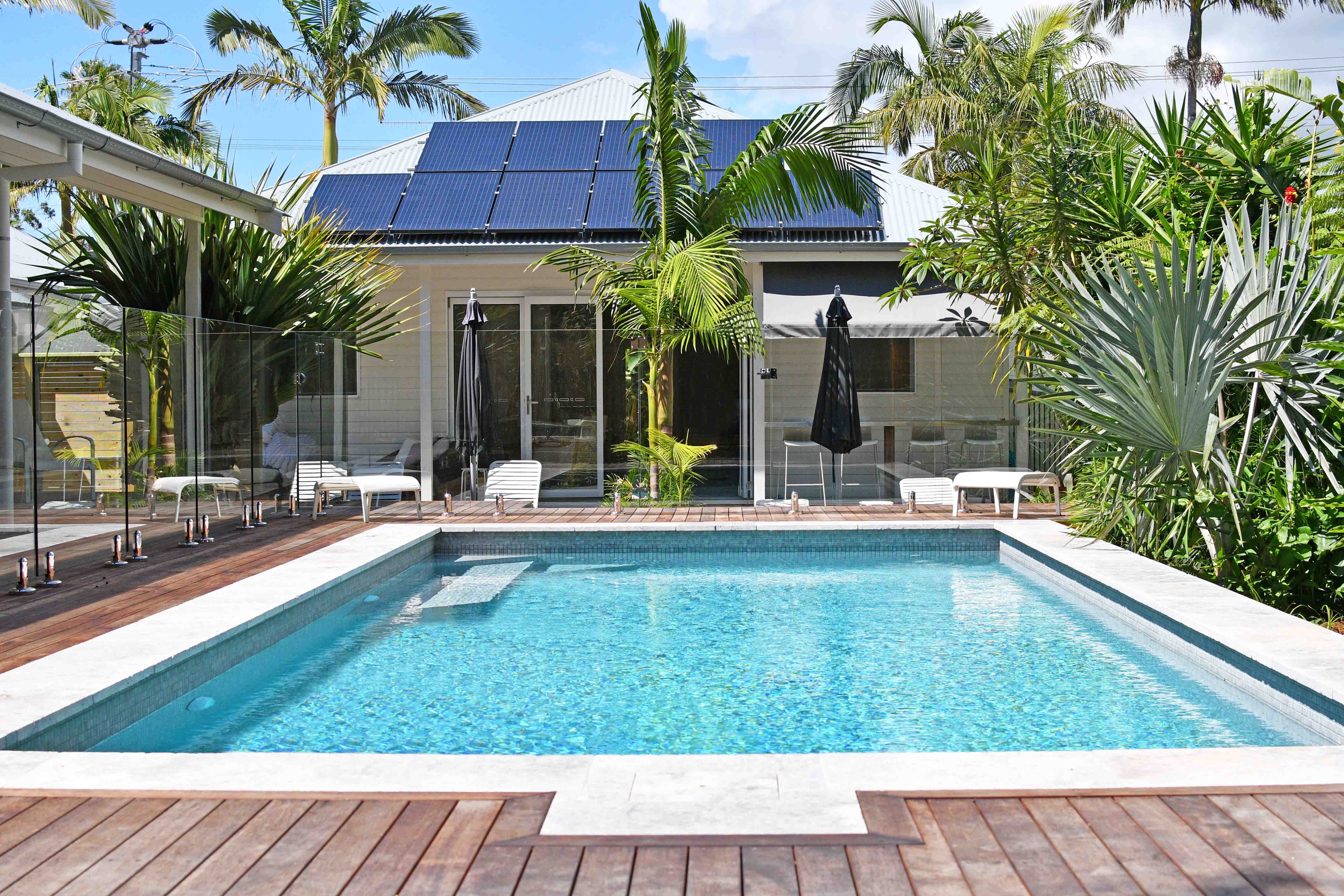 byron_palms_pool4